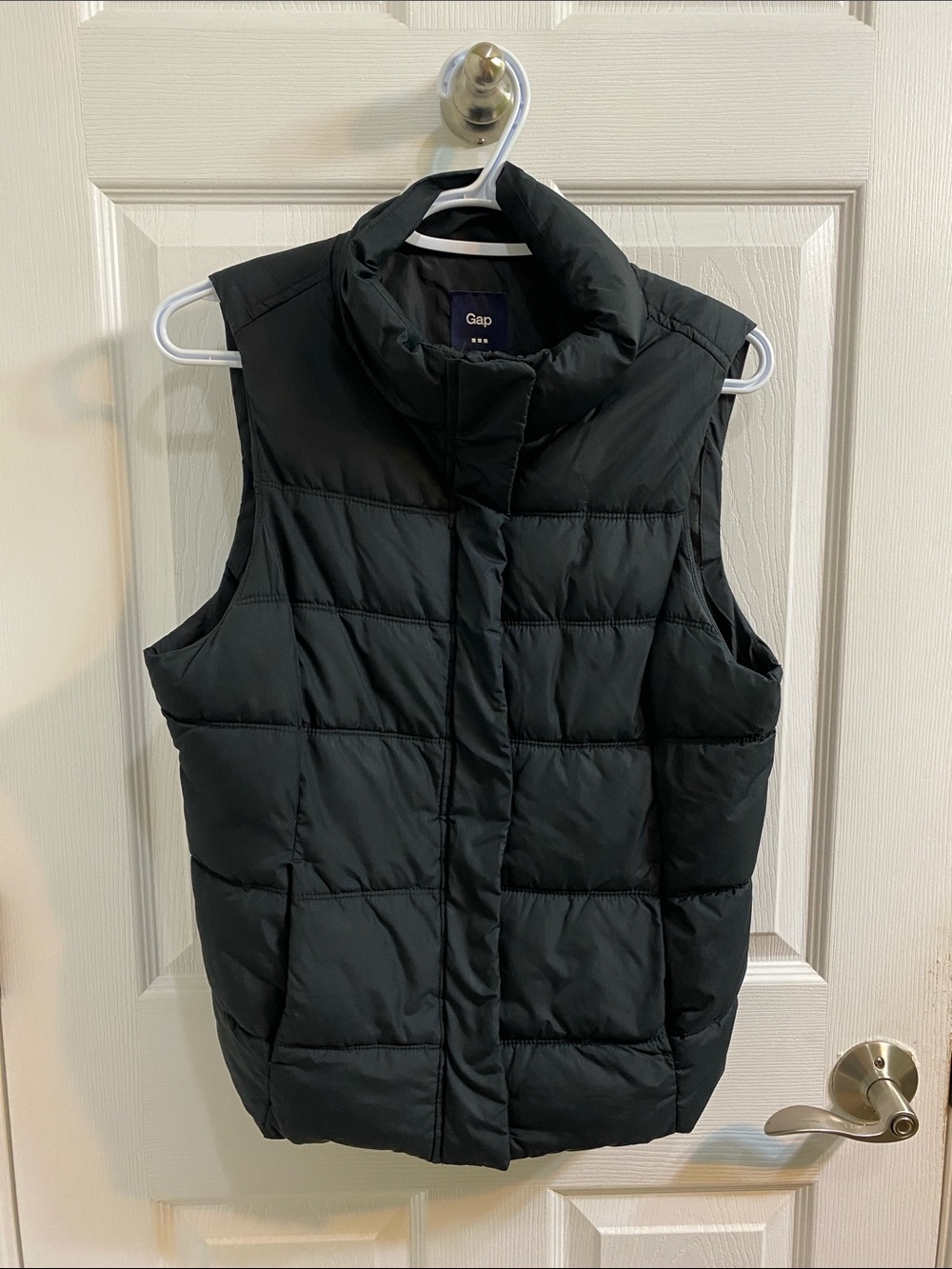 Gap Women Weekend Puffer Vest Medium Black Sleeveless Mock Neck Jacket Quilted